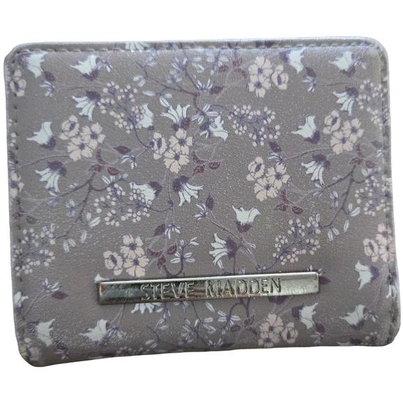 Steve Madden Accessories - Steve Madden Floral Key Holder in Gray and Cream